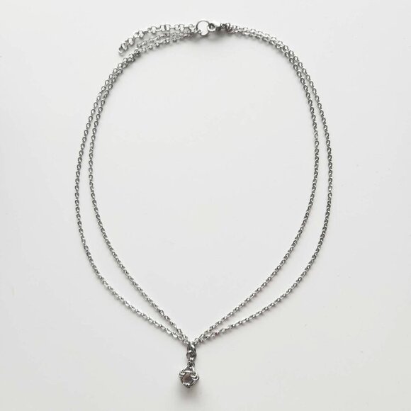 Whimsigoth purple pearl silver necklace with a small silver chain - Picture 4 of 7